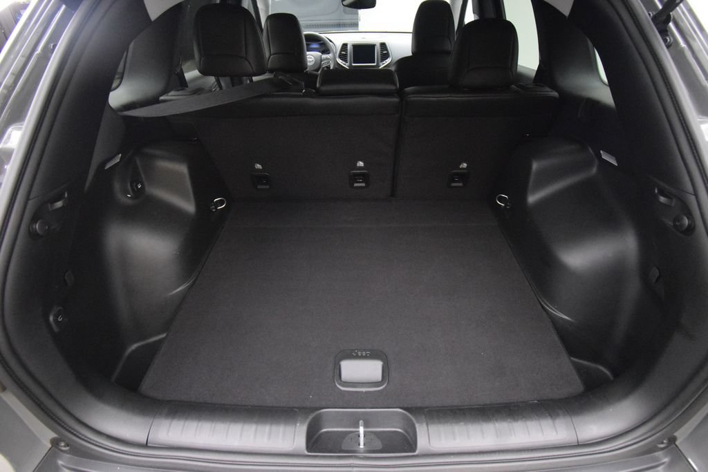 Used 2022 Jeep Cherokee Latitude Lux FWD image 31