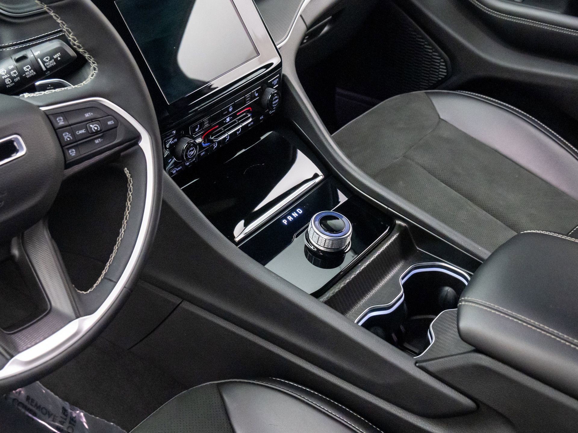 Used 2024 Jeep Grand Cherokee Altitude image 13