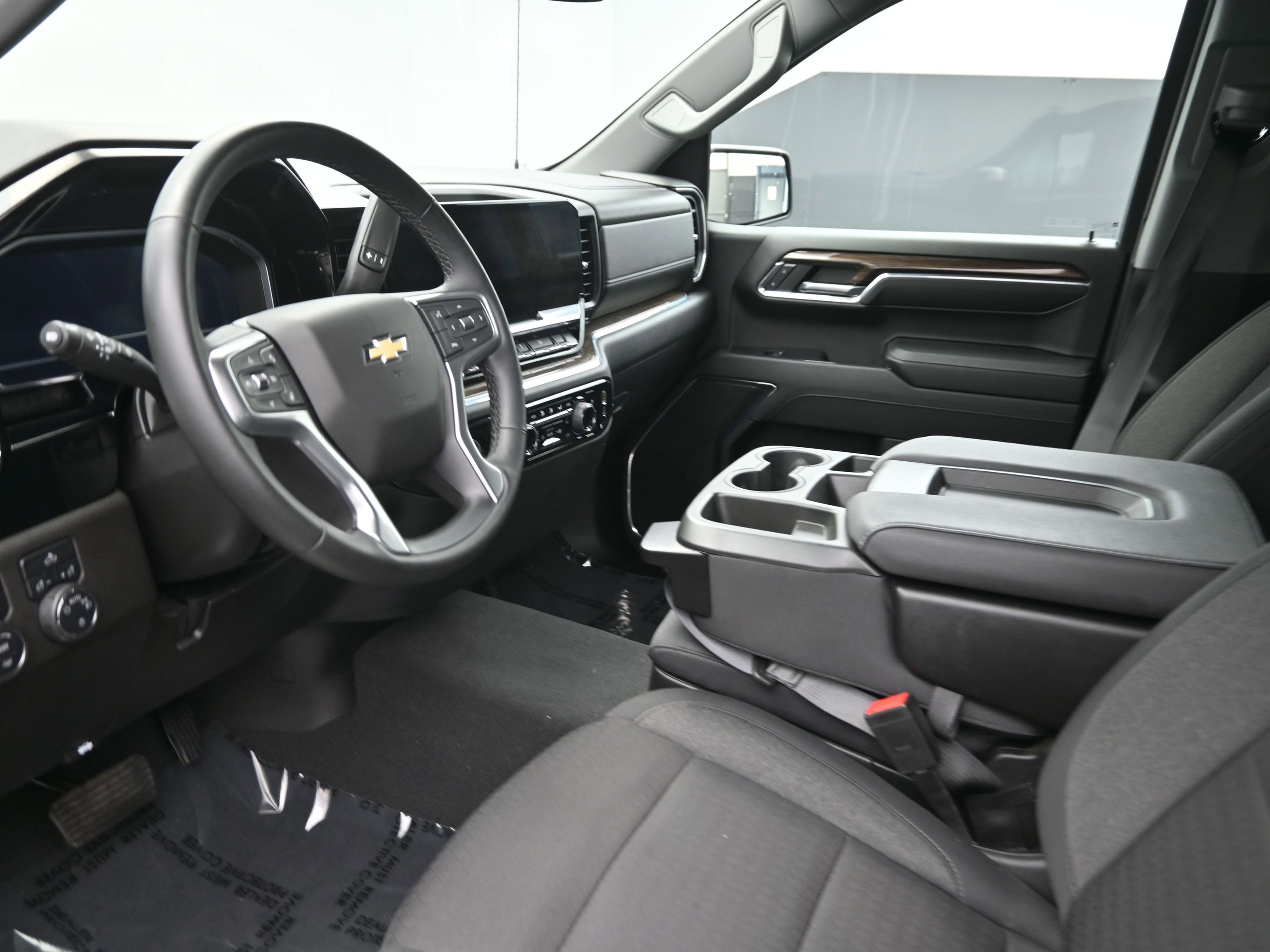 Used 2024 Chevrolet Silverado 1500 LT image 12