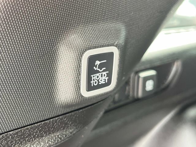 Used 2024 Jeep Grand Cherokee Altitude image 32