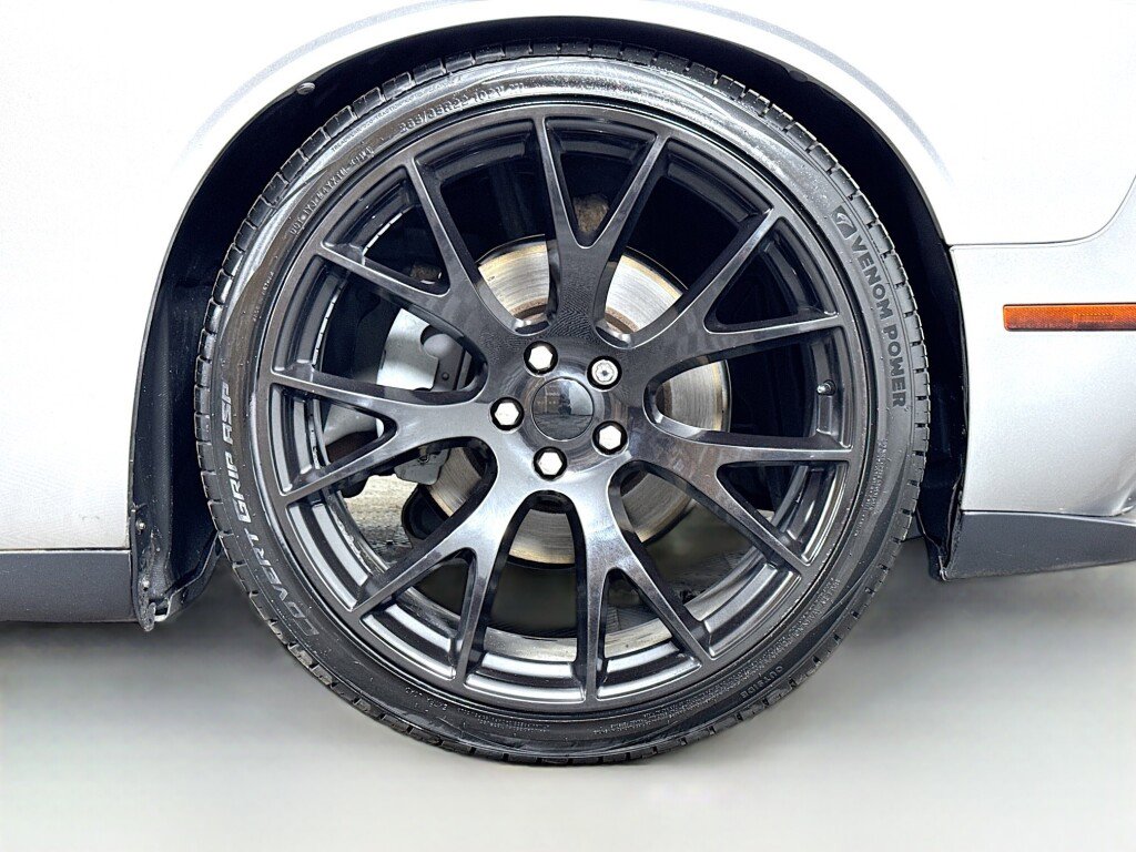Used 2016 Dodge Challenger R/T RWD image 33