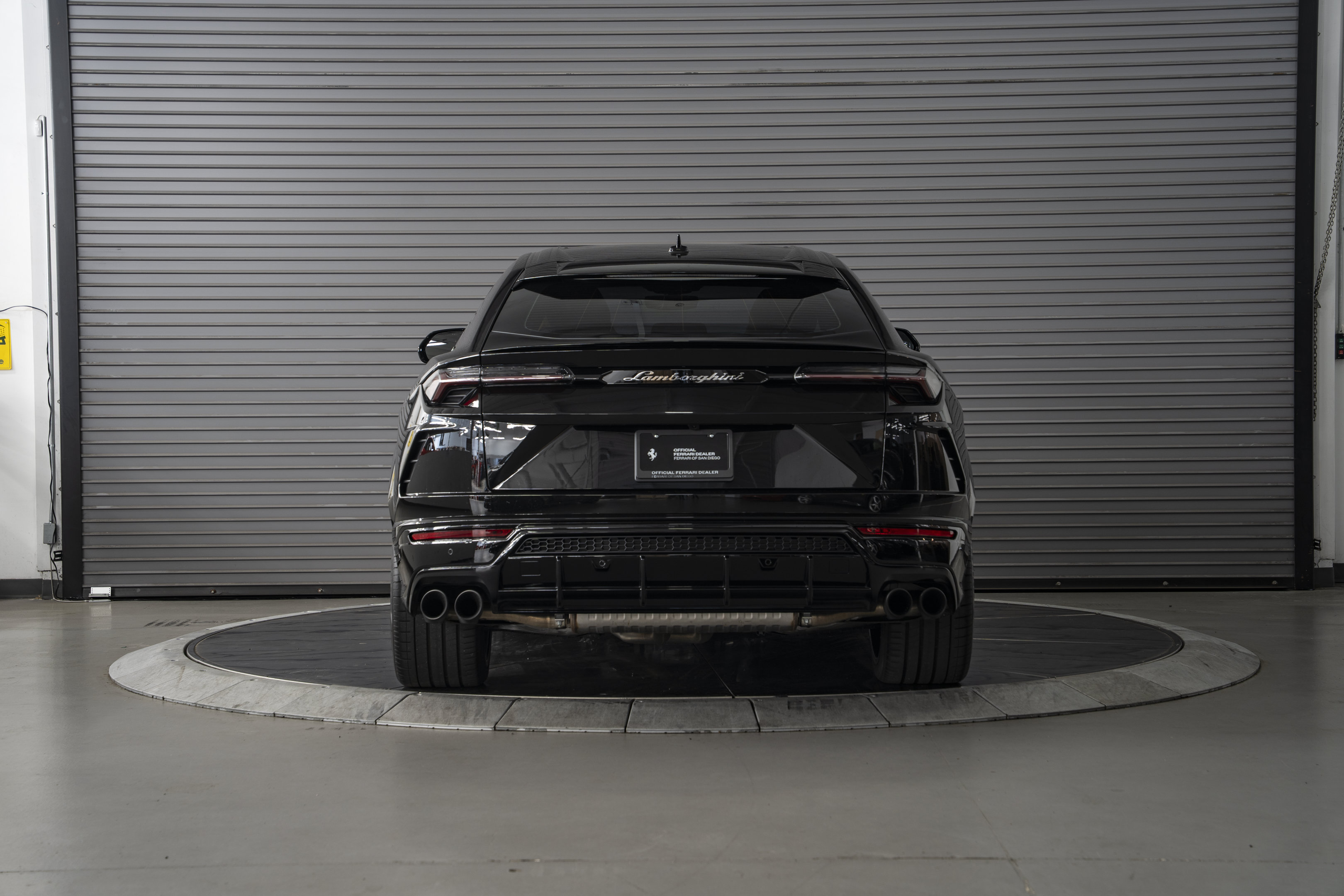 Used 2022 Lamborghini Urus AWD/4WD image 4