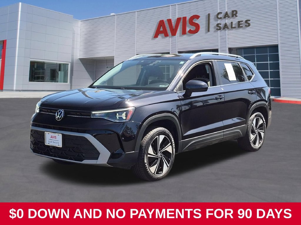 Used 2025 Volkswagen Taos SE AWD/4WD image 1