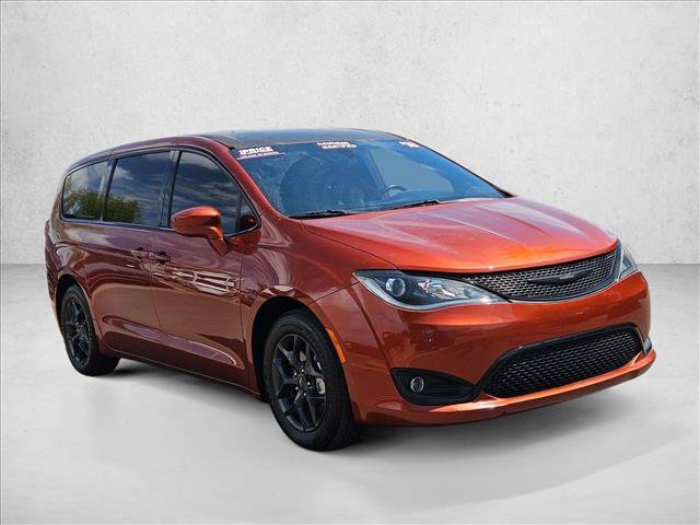Used 2018 Chrysler Pacifica Touring Plus w/ S Appearance Package FWD image 3