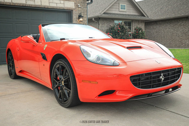 Used 2012 Ferrari California image 12