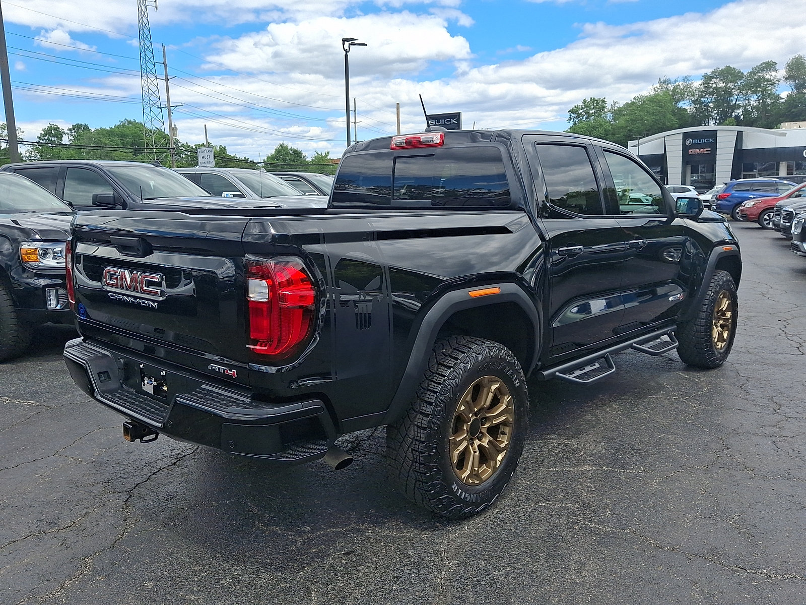 Used 2023 GMC Canyon AT4 w/ AT4 Premium Package AWD/4WD image 6