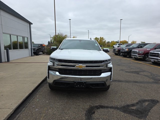 Used 2022 Chevrolet Silverado 1500 LT w/ Bed Protection Package AWD/4WD image 2