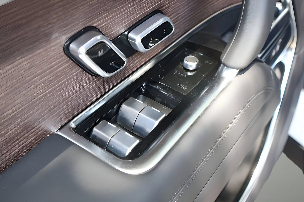 New 2026 Land Rover Range Rover SE AWD/4WD image 10
