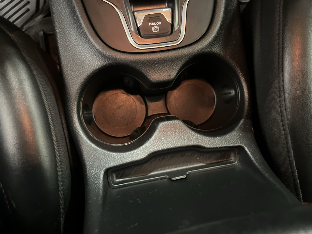 Used 2020 Jeep Cherokee Trailhawk AWD/4WD image 18
