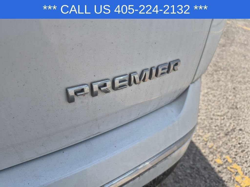 Used 2023 Chevrolet Traverse Premier image 11