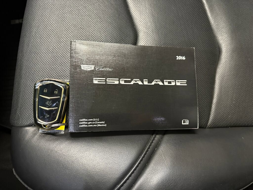 Used 2016 Cadillac Escalade ESV Luxury image 4