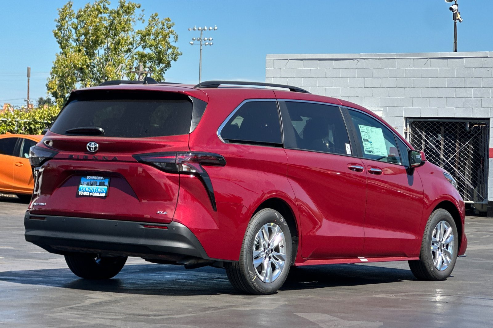 New 2026 Toyota Sienna XLE AWD/4WD image 4