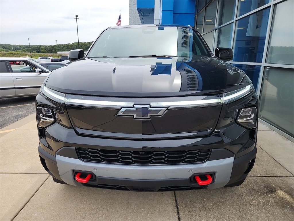 New 2026 Chevrolet Silverado EV Trail Boss image 3