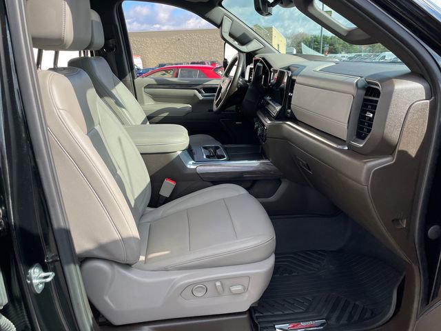 Used 2024 Chevrolet Silverado 2500 LTZ w/ LTZ Premium Package image 44