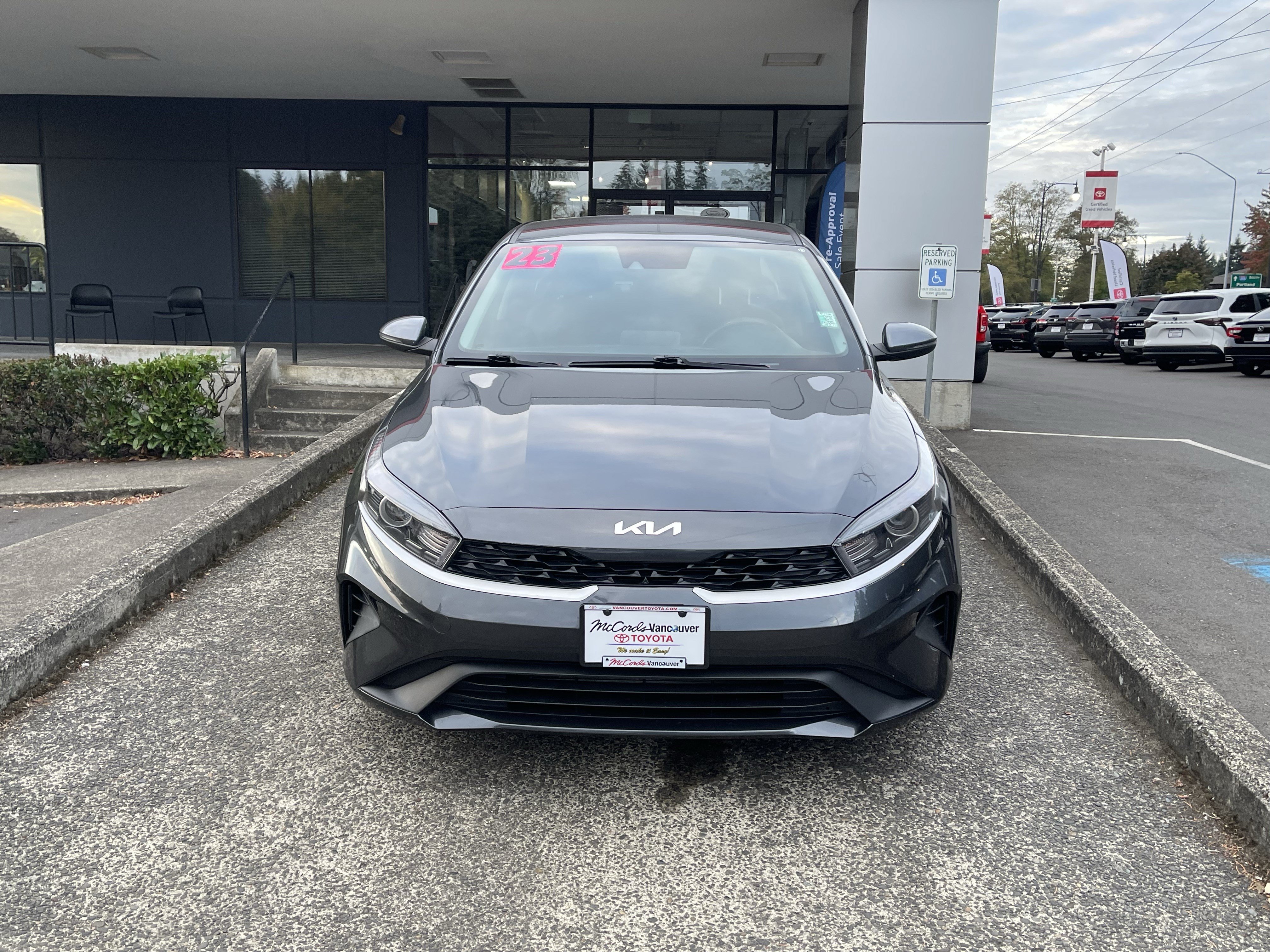 Used 2023 Kia Forte LXS w/ LXS Technology Package FWD image 2