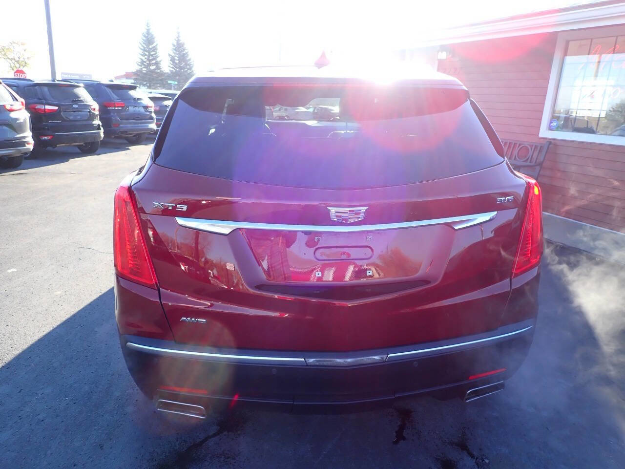 Used 2017 Cadillac XT5 Premium Luxury w/ LPO, Wheel Lock Package image 5