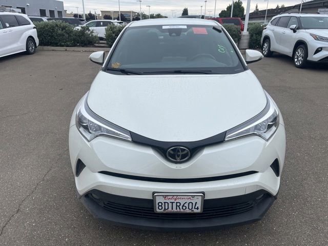 Used 2018 Toyota C-HR XLE FWD image 2