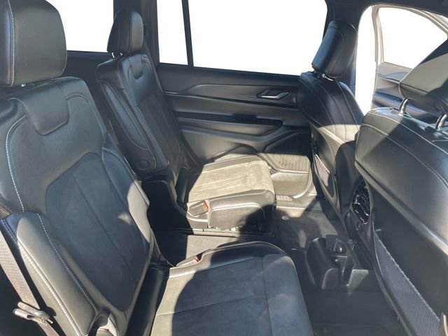 Used 2025 Jeep Grand Cherokee L Altitude image 18