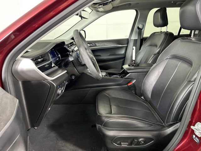 Used 2023 Jeep Grand Cherokee 4WD 4xe w/ Luxury Tech Group II image 11