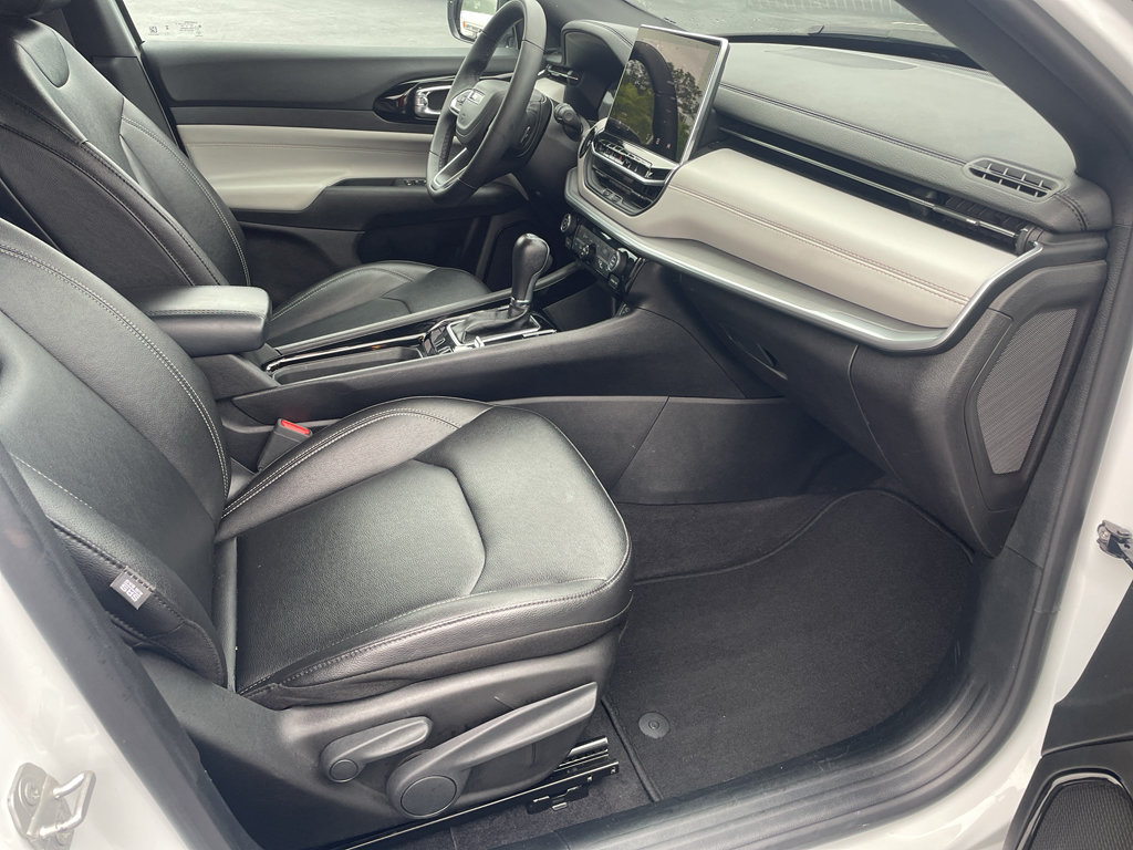 Used 2025 Jeep Compass Limited AWD/4WD image 19