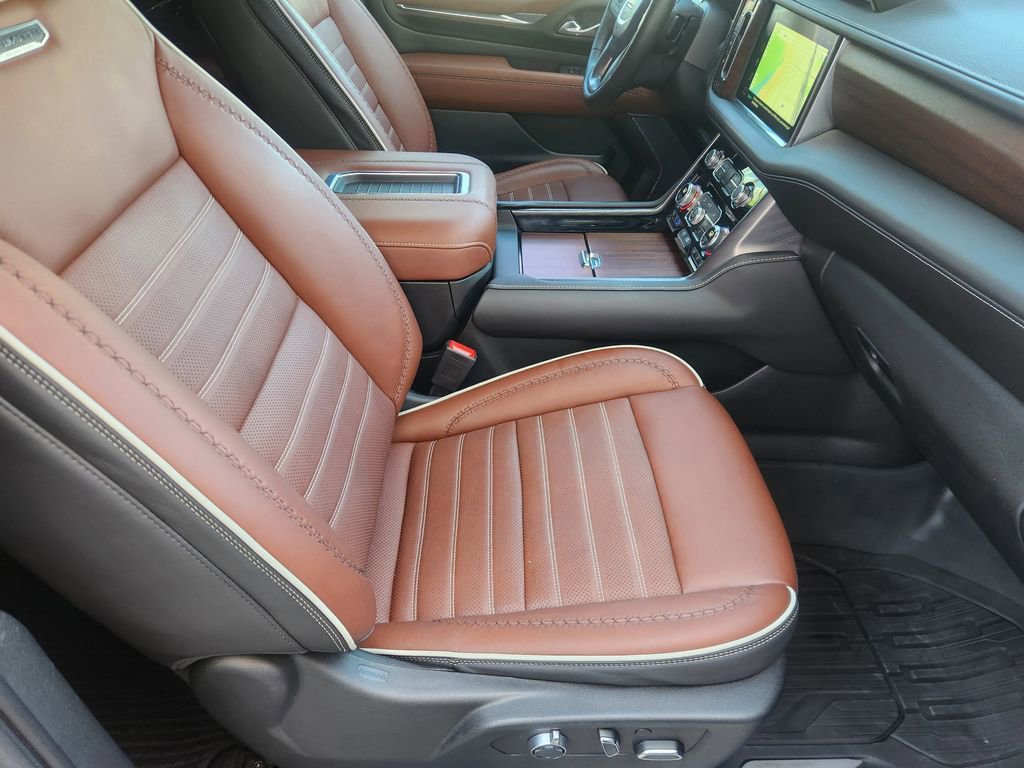 Used 2023 GMC Yukon XL Denali Ultimate image 14