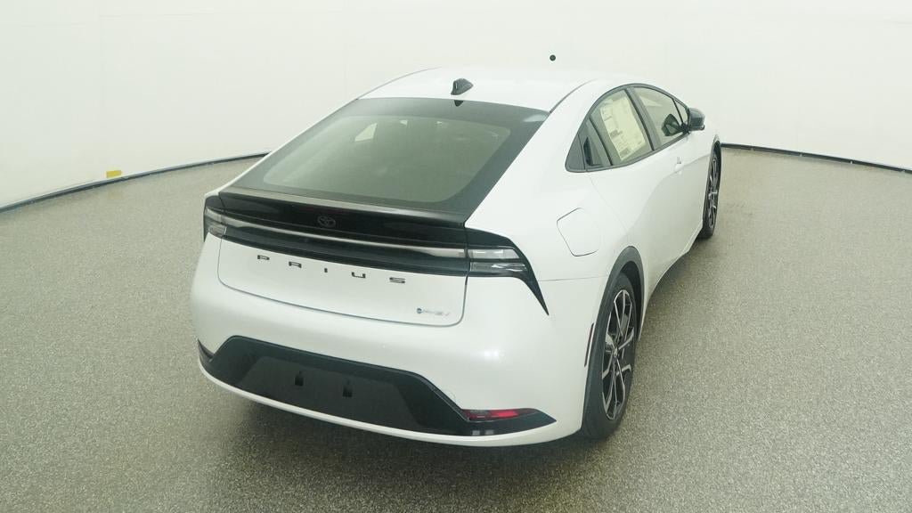 New 2027 Toyota Prius Plug-In Hybrid FWD image 8