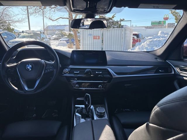 Used 2020 BMW 530e w/ Convenience Package image 28