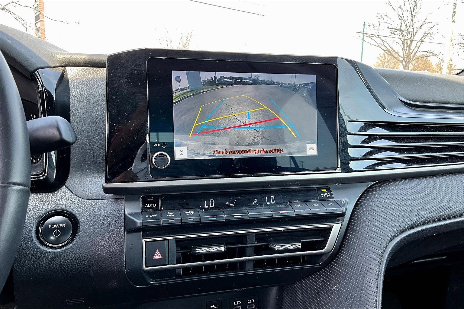 Used 2025 Toyota Camry SE image 5