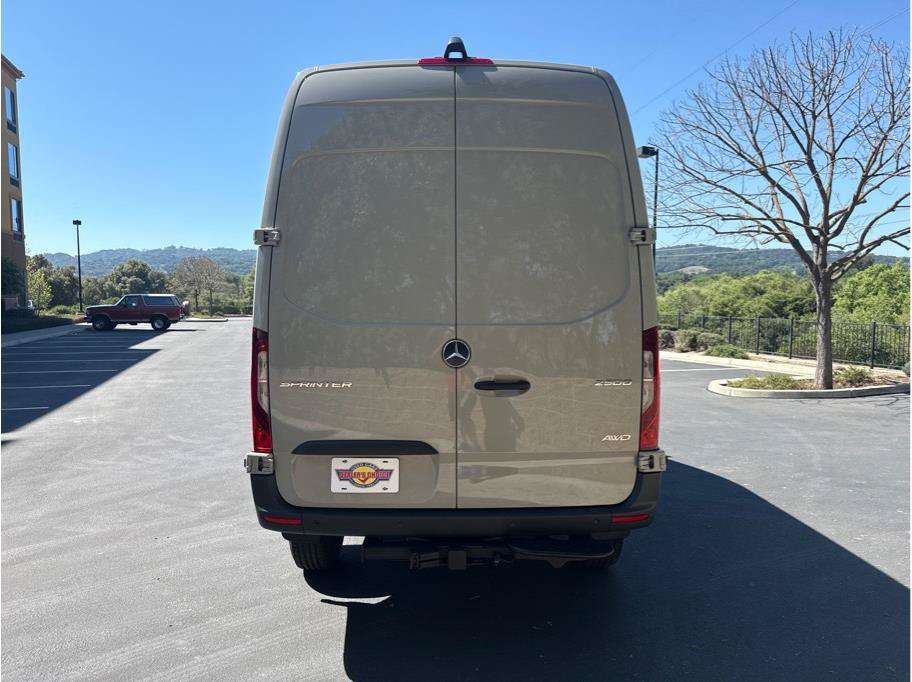 Used 2023 Mercedes-Benz Sprinter 2500 144 Cargo image 8