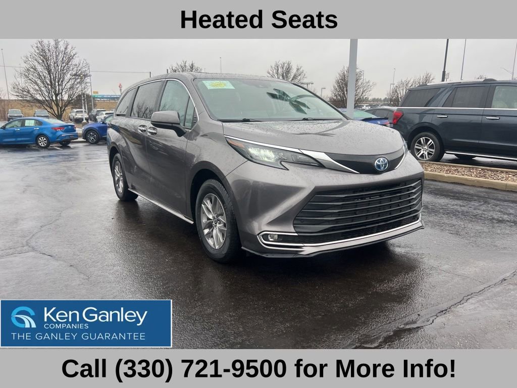 Used 2024 Toyota Sienna XLE image 5