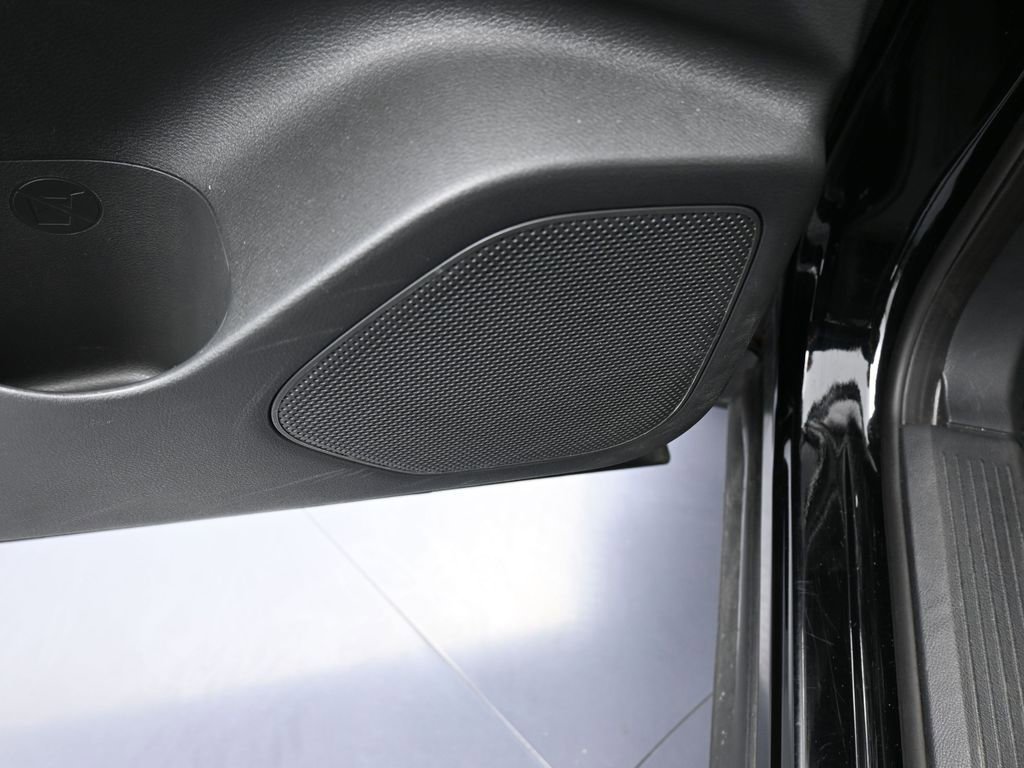 Used 2023 Nissan Rogue S image 14