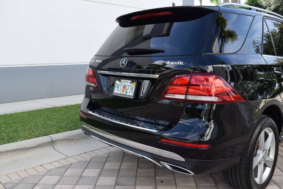 Used 2016 Mercedes-Benz GLE 300d 4MATIC w/ Premium Package image 18