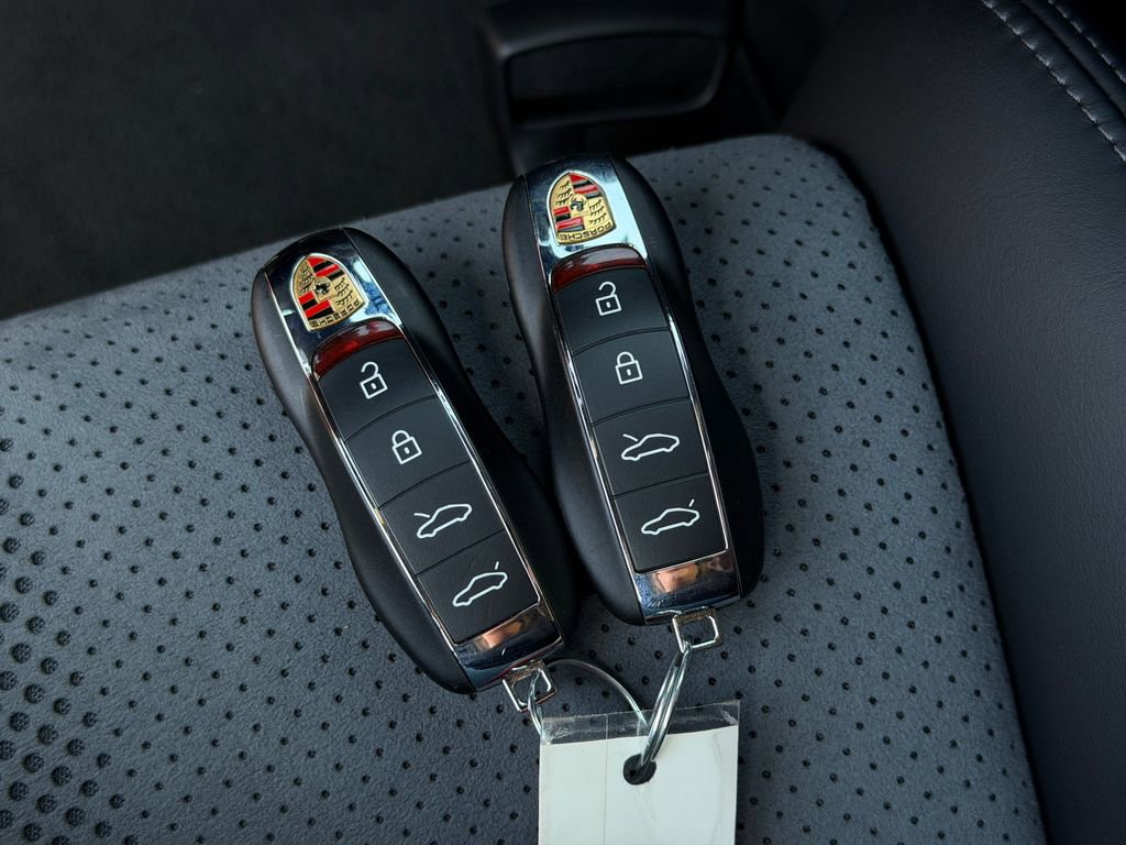 Used 2024 Porsche 718 Boxster Spyder RS w/ Light Design Package image 34