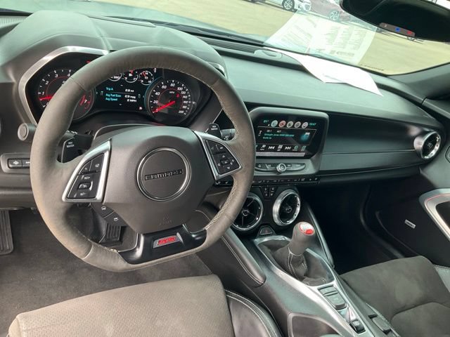 Used 2018 Chevrolet Camaro SS RWD image 3