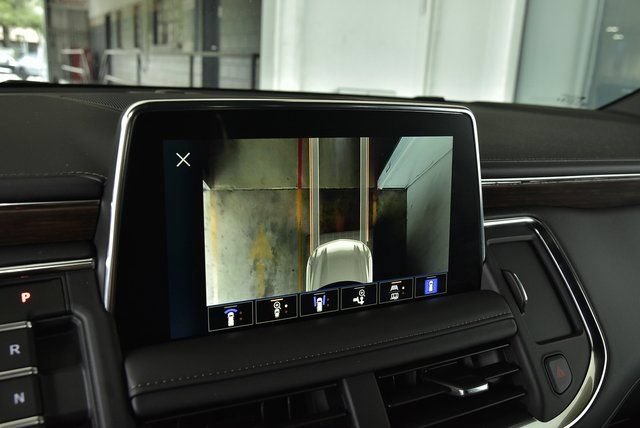 Used 2024 Chevrolet Suburban High Country AWD/4WD image 33
