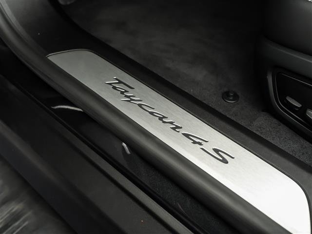 Used 2025 Porsche Taycan 4S AWD/4WD image 26