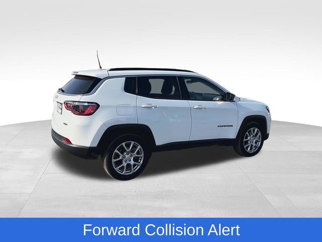 Used 2022 Jeep Compass Latitude image 10