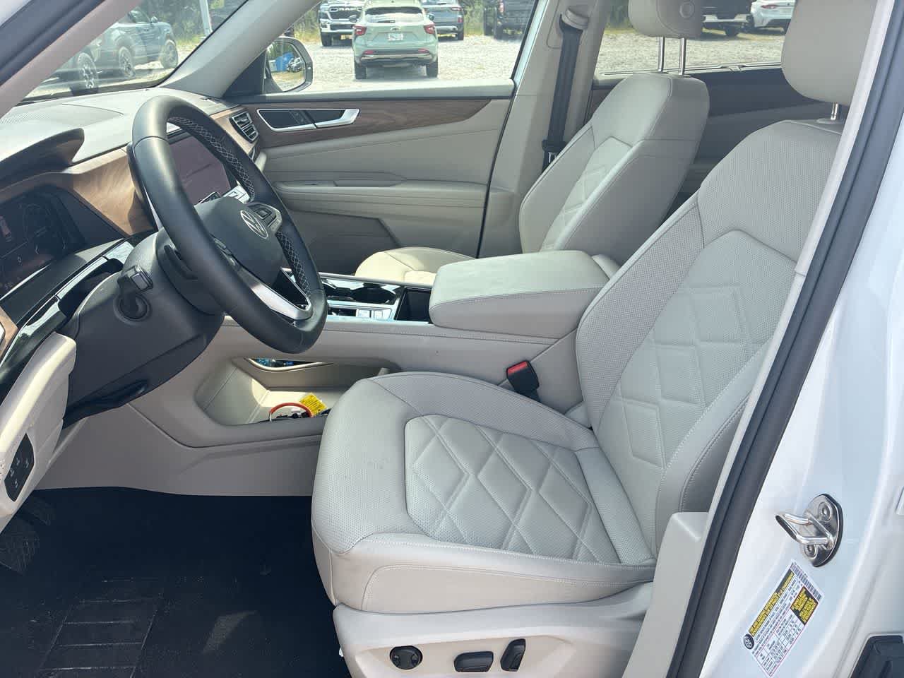Used 2026 Volkswagen Atlas SE FWD image 18