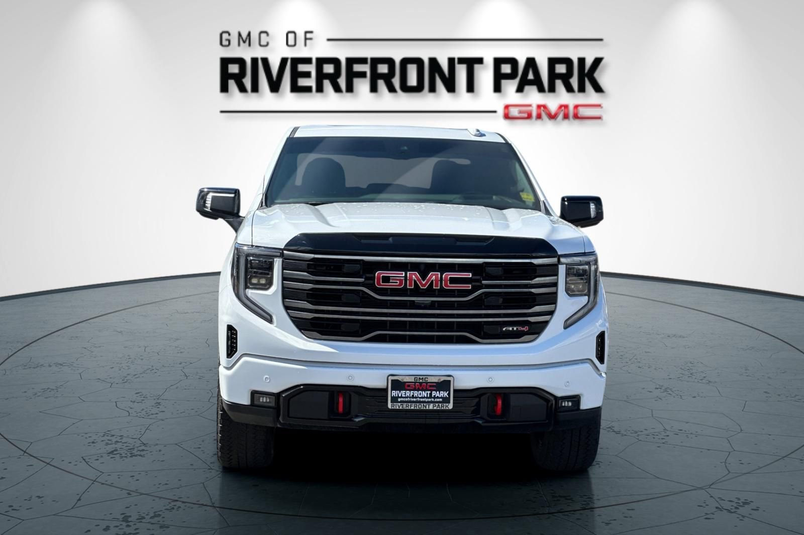 Used 2025 GMC Sierra 1500 AT4 w/ AT4 Premium Package AWD/4WD image 8