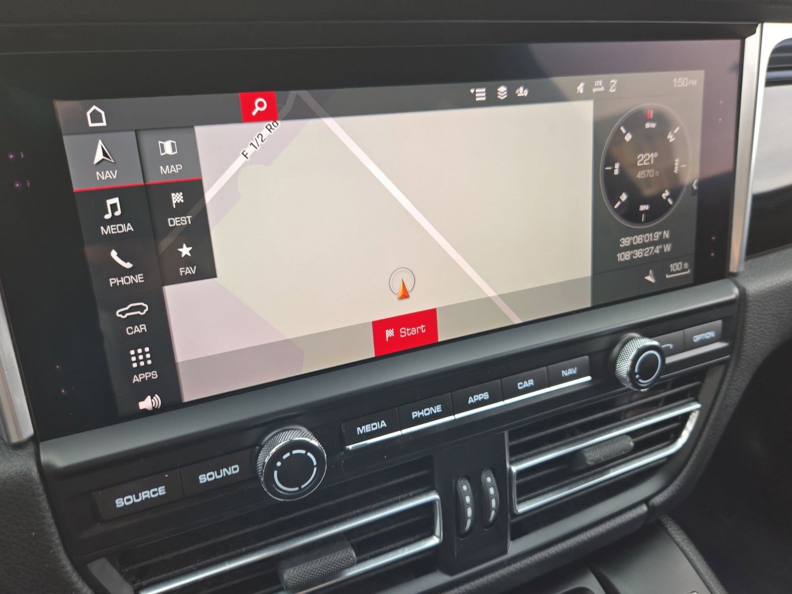 Used 2020 Porsche Macan image 25