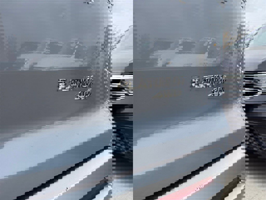 Used 2023 Nissan Pathfinder Platinum w/ Lighting Package (N92) image 12