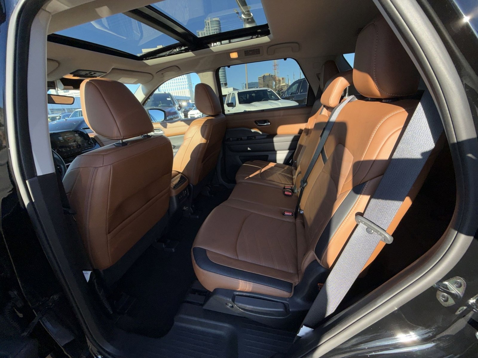 Used 2023 Nissan Pathfinder Platinum w/ Lighting Package (N93) image 25