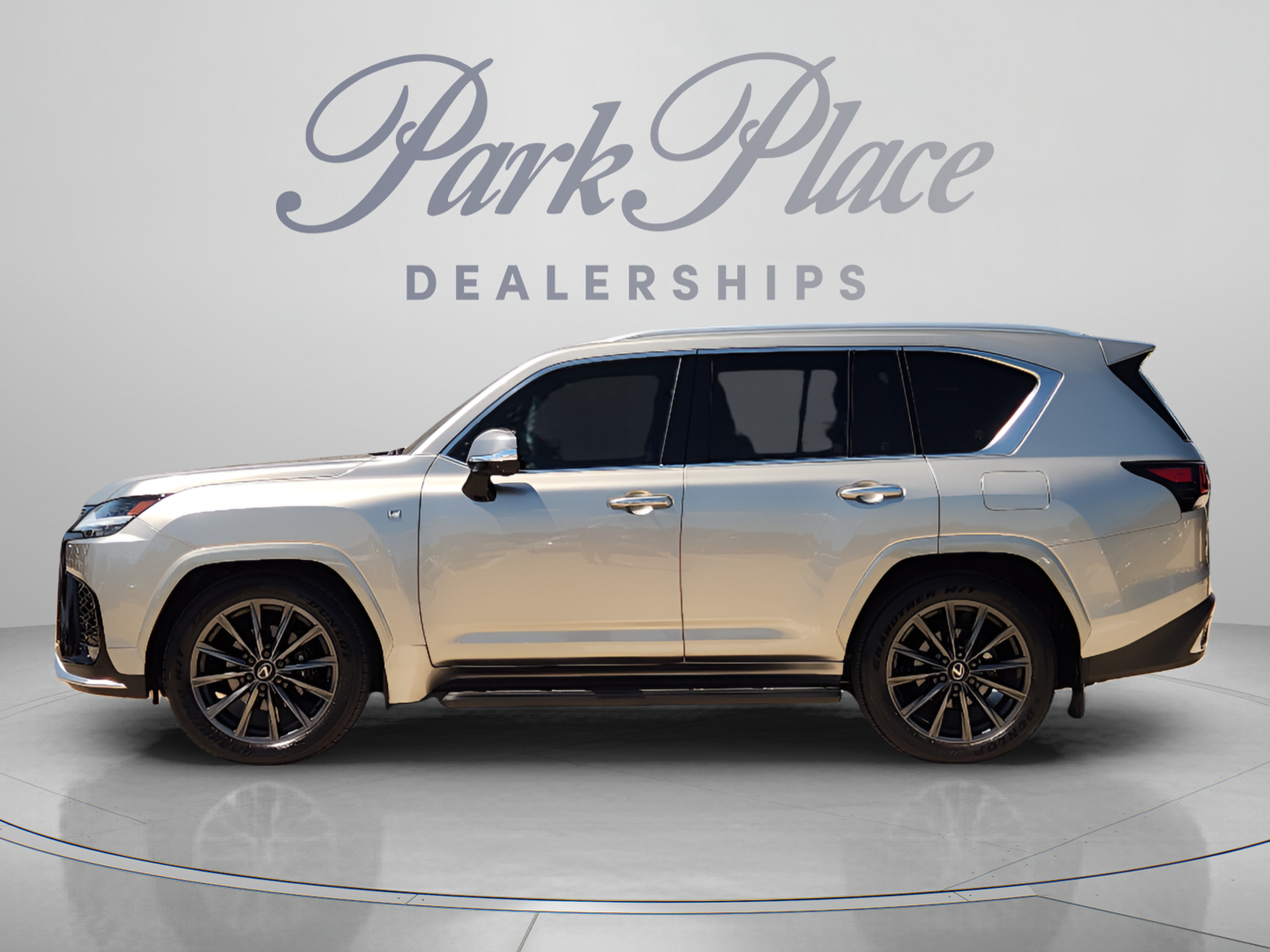 Used 2026 Lexus LX 600 F Sport w/ Accessory Package (Z1) AWD/4WD image 2
