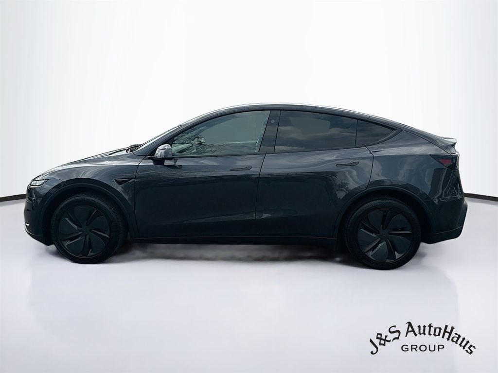 Used 2026 Tesla Model Y Long Range image 4