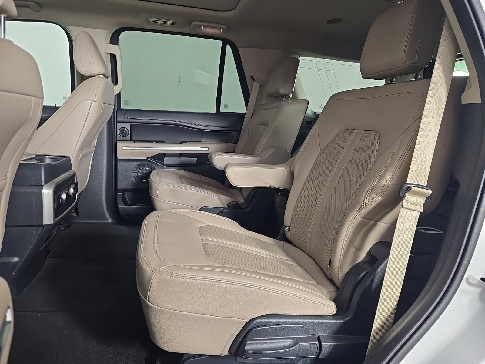 Used 2024 Ford Expedition Limited RWD image 7