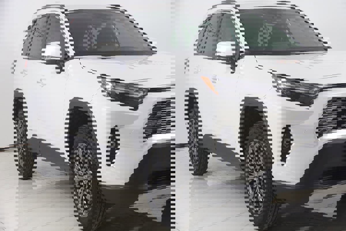 Used 2024 Toyota RAV4 Limited image 34