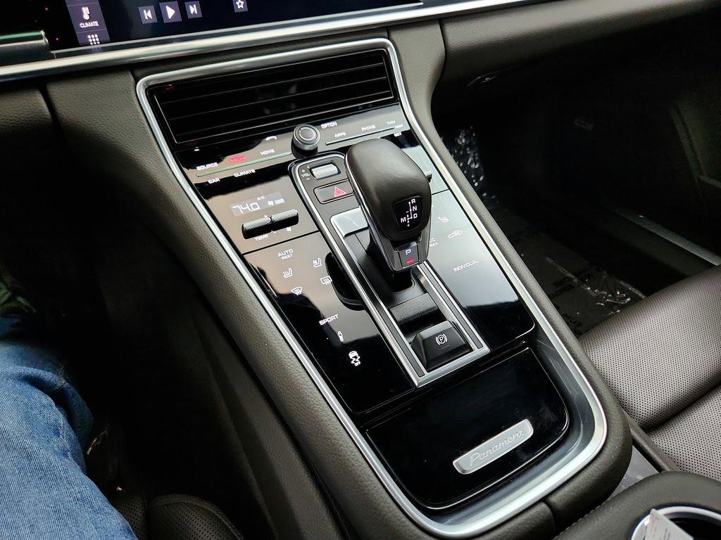 Used 2020 Porsche Panamera 4 image 19
