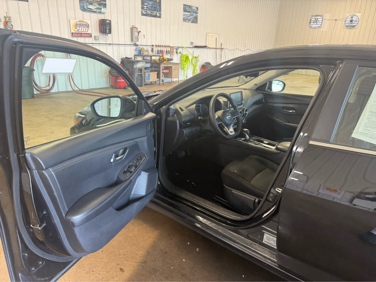 Used 2024 Nissan Sentra SV FWD image 6
