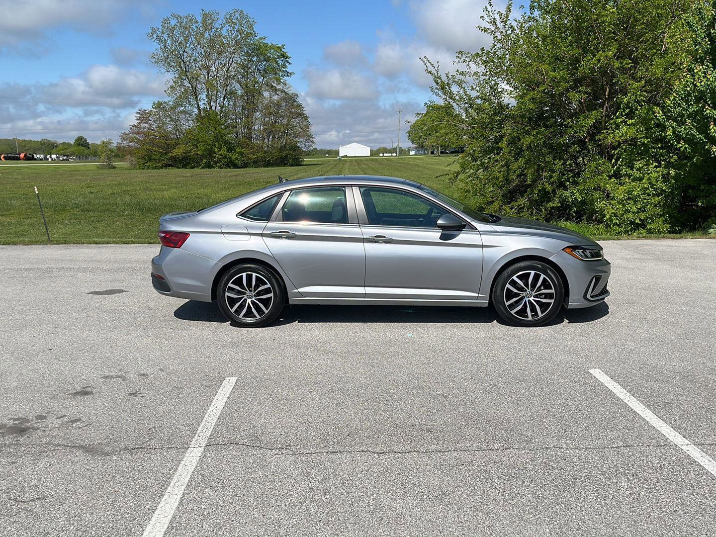Used 2025 Volkswagen Jetta SE FWD image 7