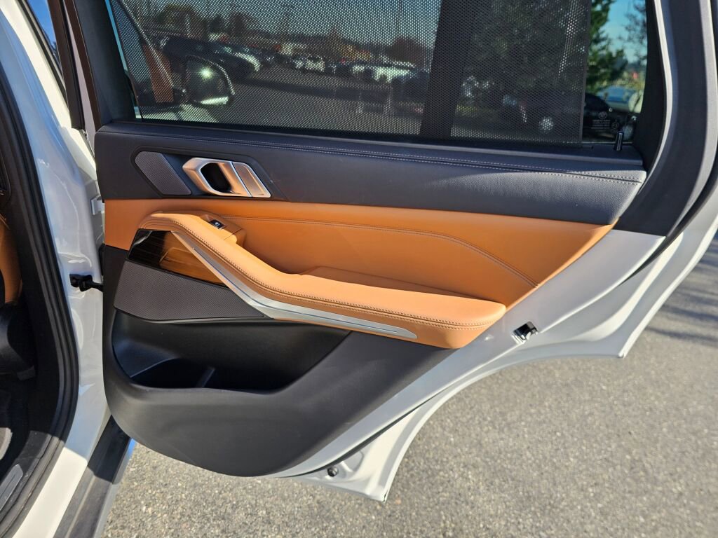 Used 2023 BMW X5 xDrive40i w/ Executive Package image 14